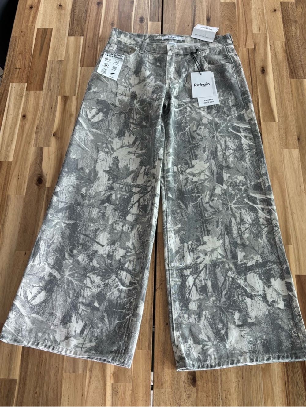 NWT Refrain Printed Wide Leg Jeans